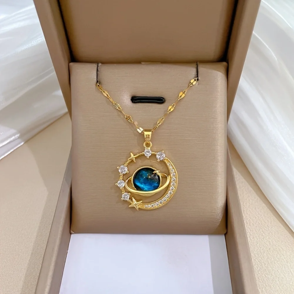 18K Gold-Plated Starry Sky & Planet Necklace: Celestial Beauty - Picture 1 of 7